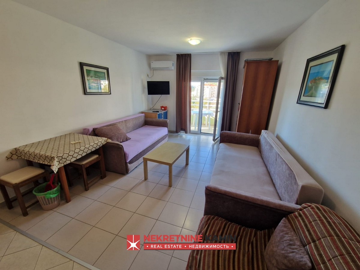 Izdaje se garsonjera 29m2 na 50m od pošte, Bečići